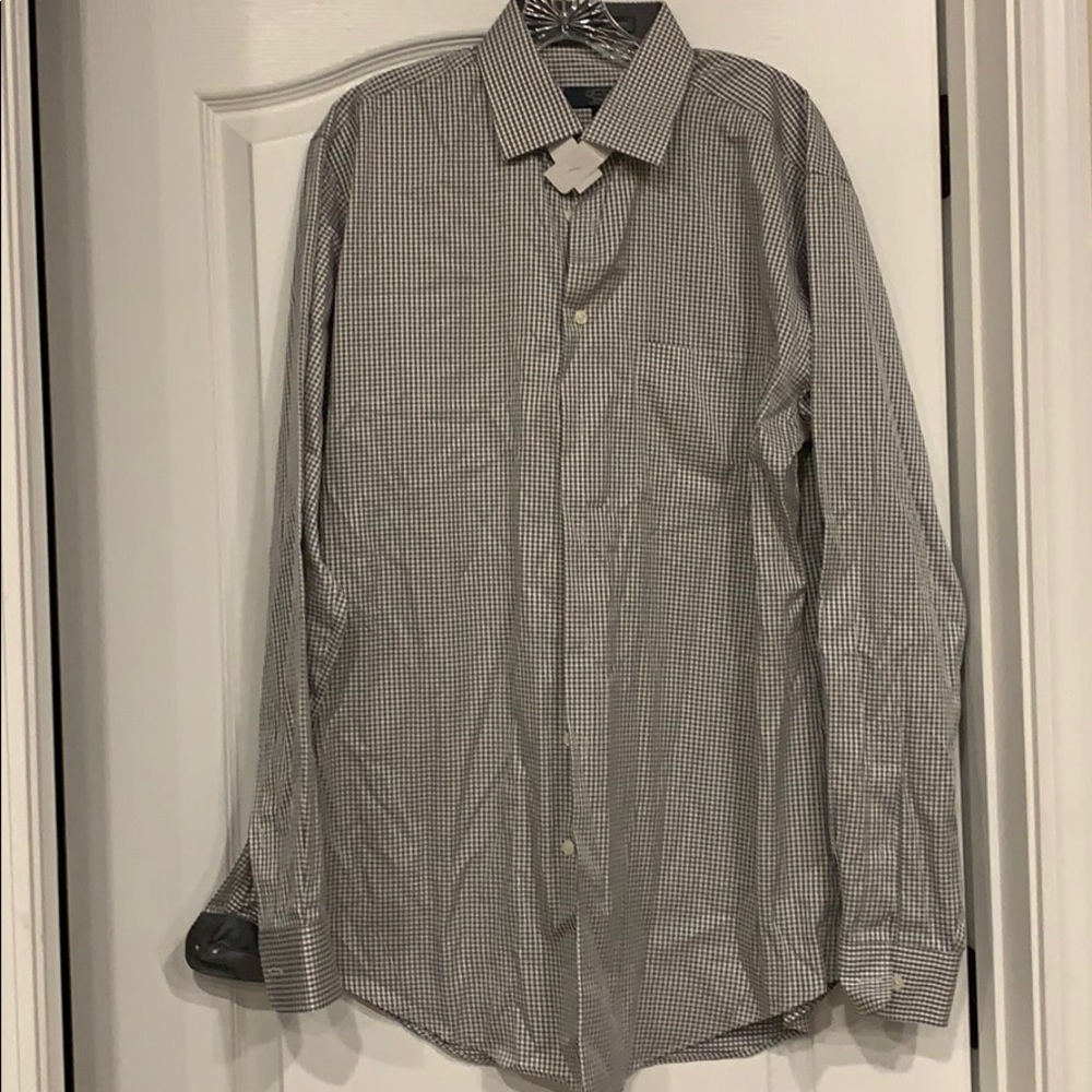 100% Egyptian cotton 16 1/2 Neck platinum checker